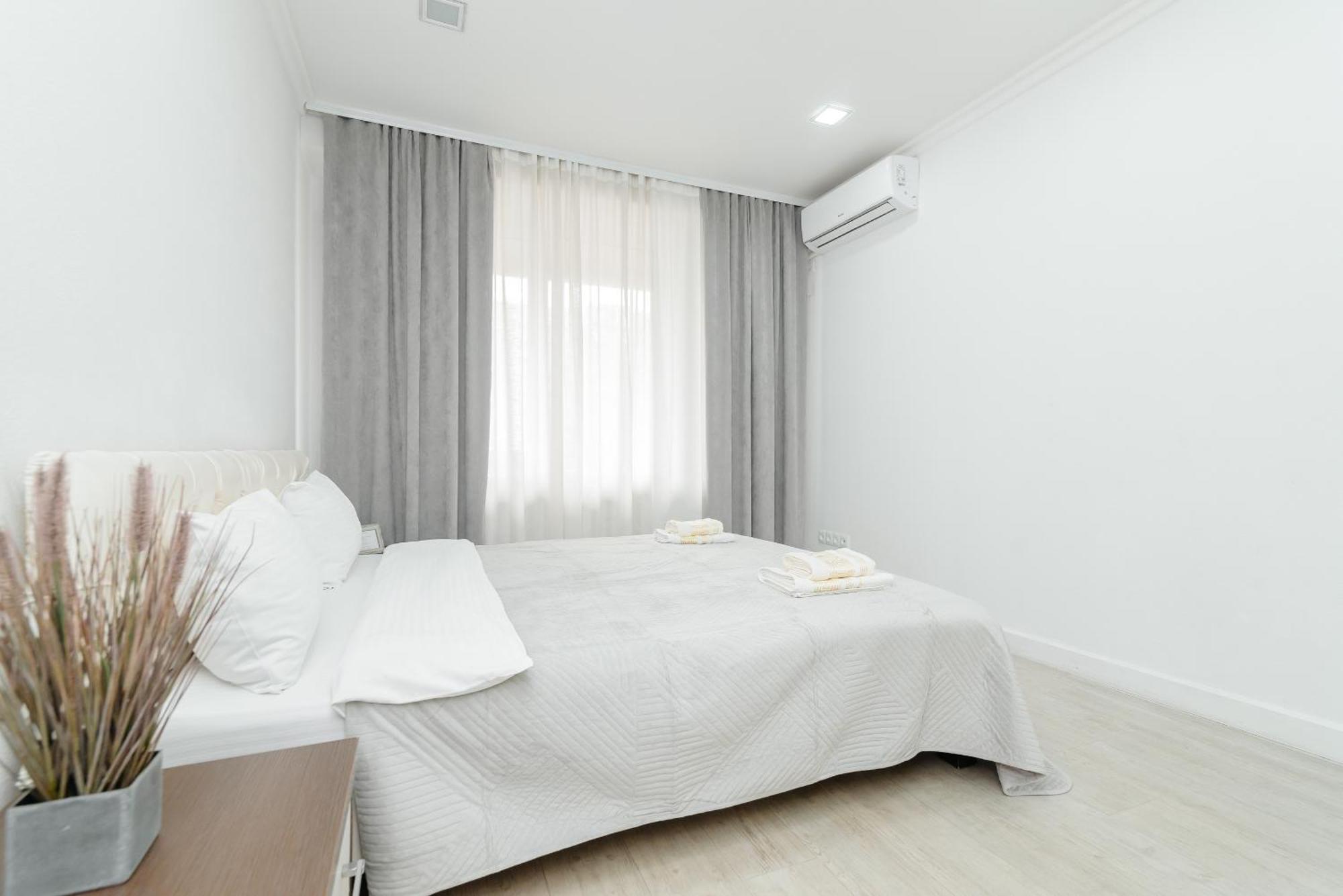 Ferienwohnung Ultra Centr Chisinau Luxrent Exterior foto